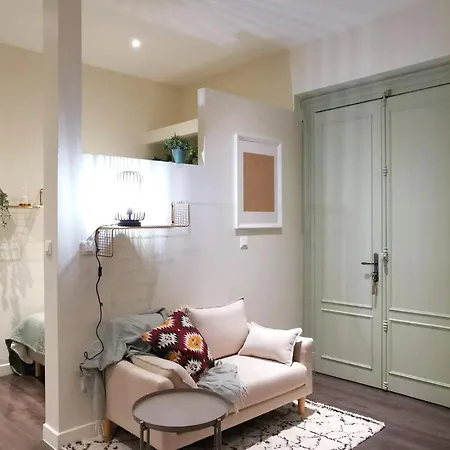 Marcelle Lender, Cosy Apartament